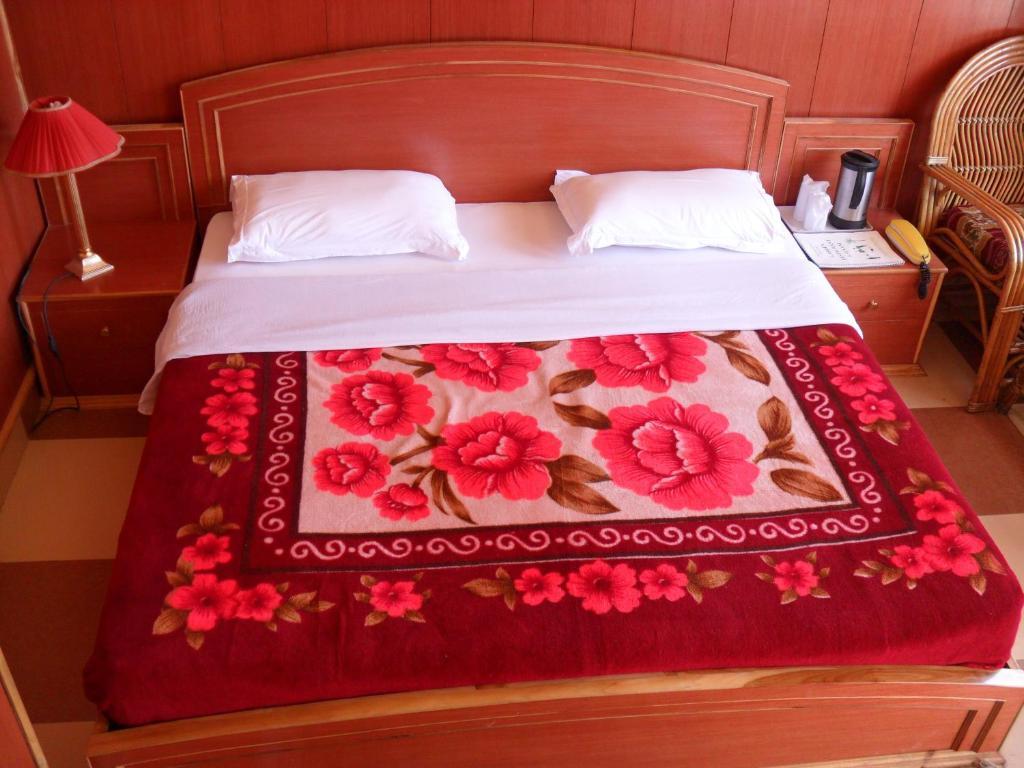 Uttarakhand Resort Kausani Eksteriør billede