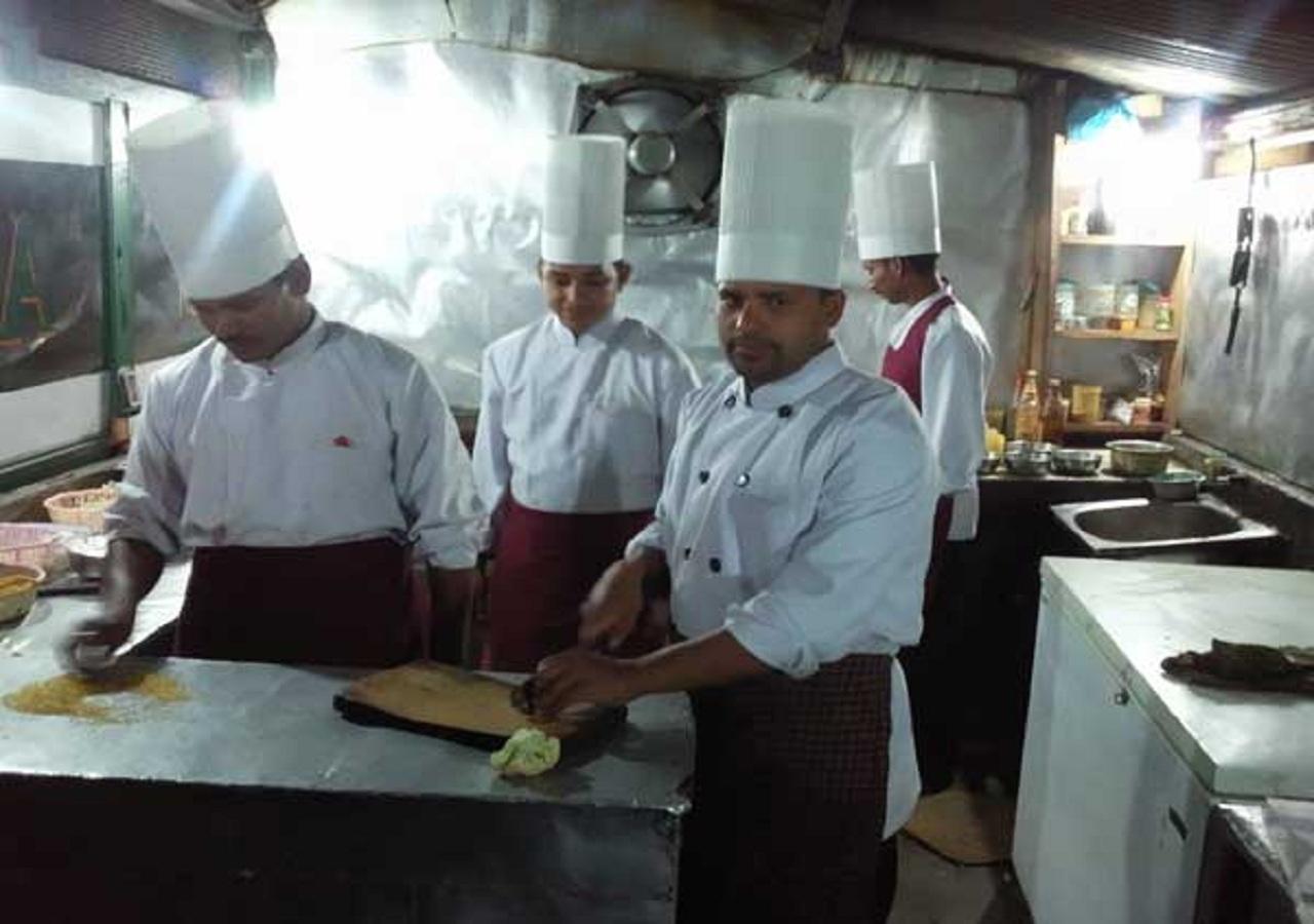 Uttarakhand Resort Kausani Eksteriør billede